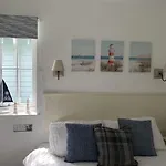 Casa vacanze Mariners, The Bay, 2 Bedrooms With Ensuites, Parking Nearby, 1 Medium Or 2 Small Dogs Welcome Filey