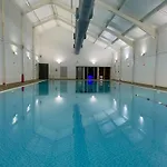 Mariners, The Bay, 2 Bedrooms With Ensuites, Parking Nearby, 1 Medium Or 2 Small Dogs Welcome Filey