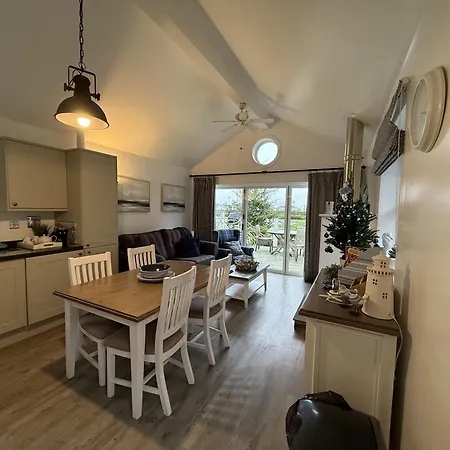度假居 Mariners, The Bay, 2 Bedrooms With Ensuites, Parking Nearby, 1 Medium Or 2 Small Dogs Welcome