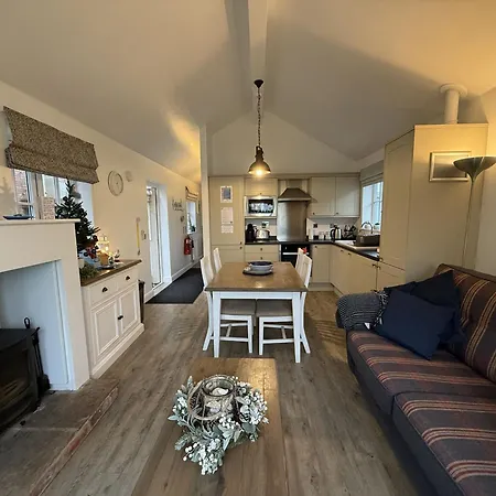 度假居 Mariners, The Bay, 2 Bedrooms With Ensuites, Parking Nearby, 1 Medium Or 2 Small Dogs Welcome 法利