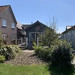 Mariners, The Bay, 2 Bedrooms With Ensuites, Parking Nearby, 1 Medium Or 2 Small Dogs Welcome * Файли